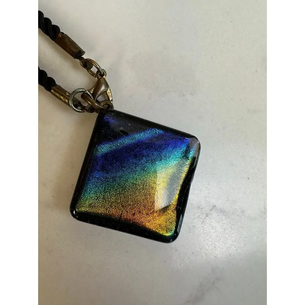 Gradient Pendant Necklace